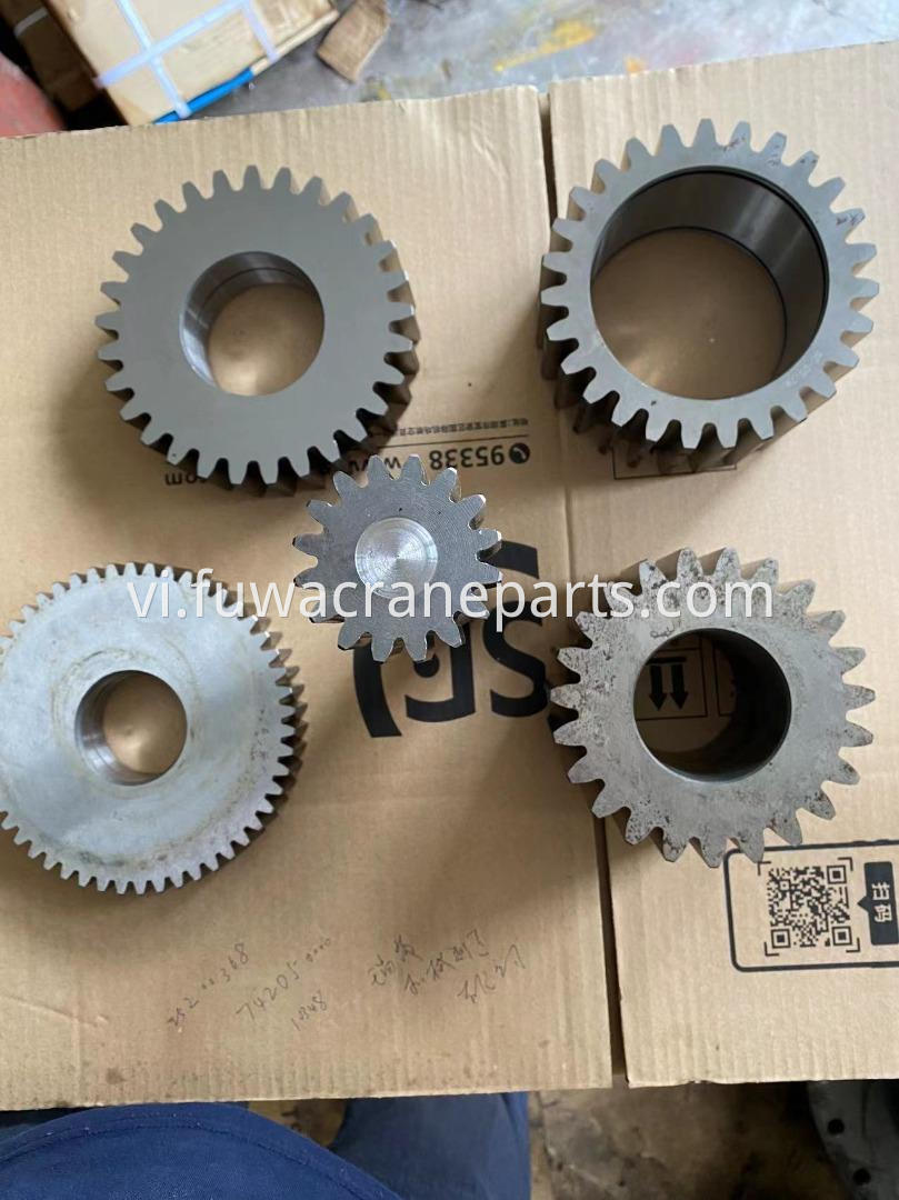 Genuine gears for crawler cranes